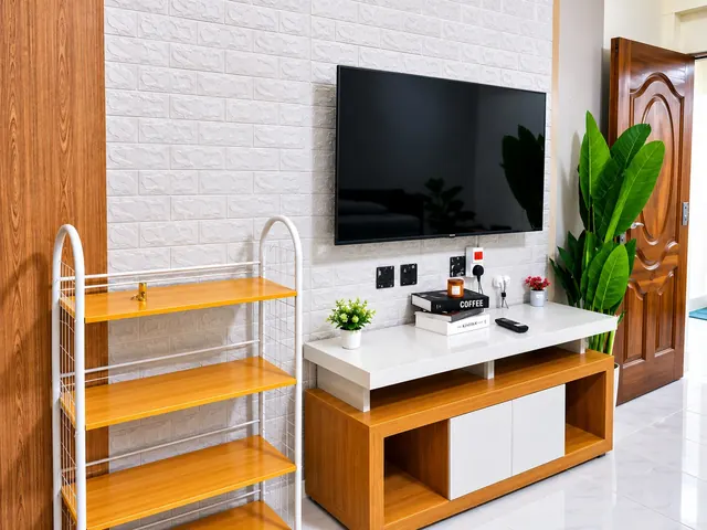 TV lounge with smart TV in the Safaree Airbnb, Nyahururu
